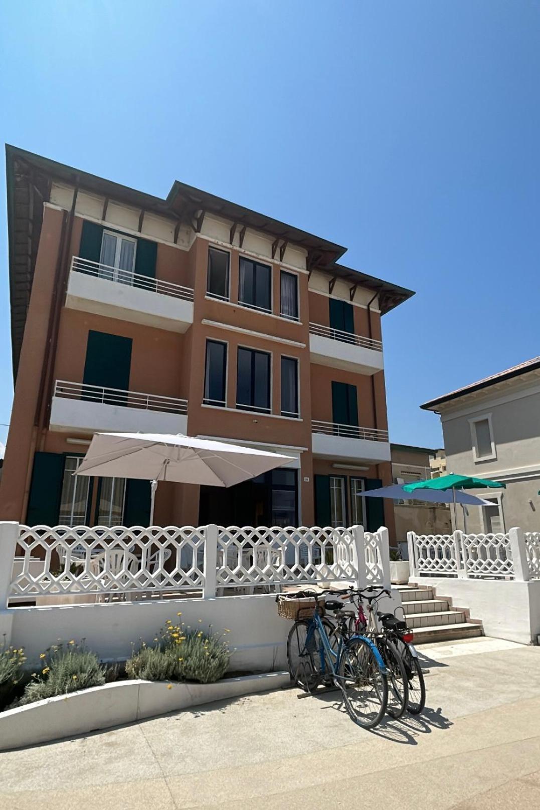 Hotel Bartolini بيلاريا-إيجيا مارينا المظهر الخارجي الصورة